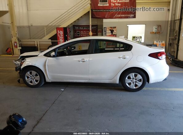 3KPFL4A73JE262771 2018 KIA FORTE White 
