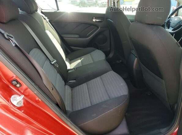 3KPFL4A74HE058250 2017 KIA FORTE Red უკანა სავარძლების ხედი