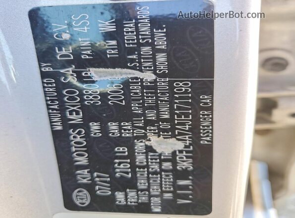 3KPFL4A74JE171198 2018 KIA FORTE Silver Engine compartment view