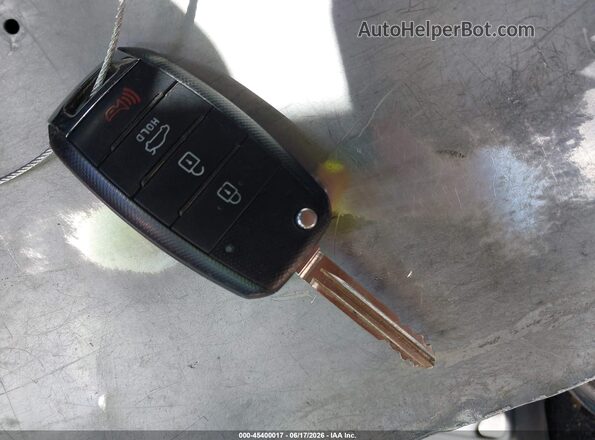 3KPFL4A75HE010918 2017 KIA FORTE Черный Вид панели приборов