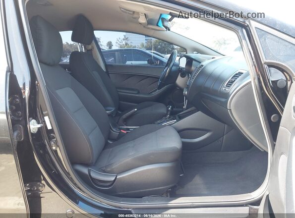 3KPFL4A75HE020753 2017 KIA FORTE Black წინა სალონის ხედი