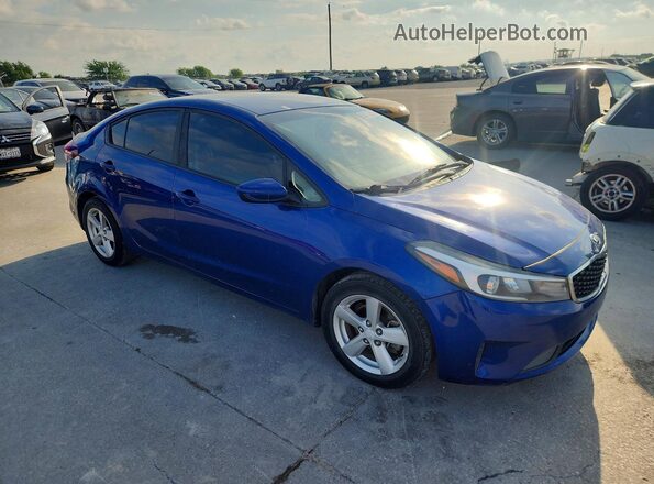 3KPFL4A75HE072965 2017 KIA FORTE Blue Front right