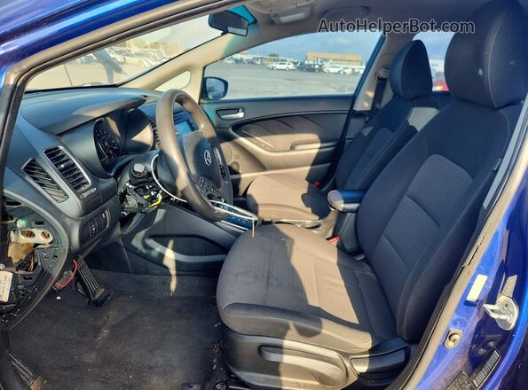 3KPFL4A75HE072965 2017 KIA FORTE Blue Front interior view