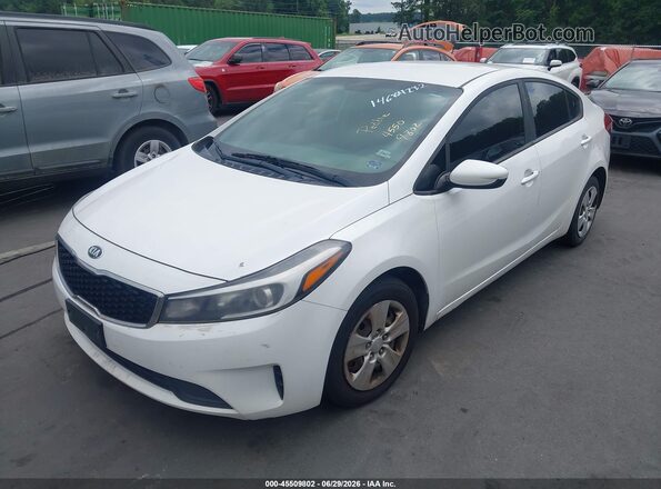 3KPFL4A75HE084579 2017 KIA FORTE White Przód lewy