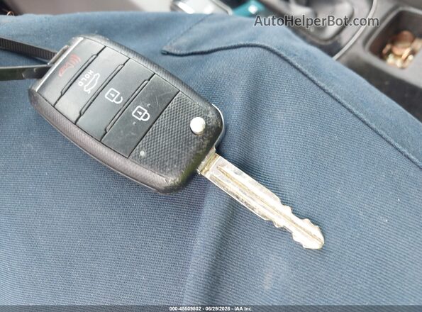 3KPFL4A75HE084579 2017 KIA FORTE White Widok deski rozdzielczej