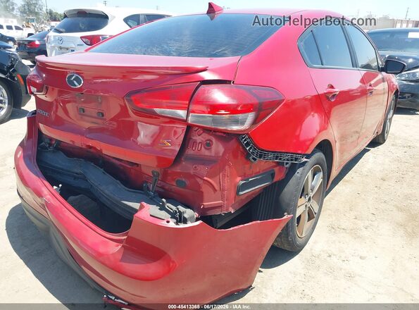 3KPFL4A75JE210719 2018 KIA FORTE Red Widok z przodu