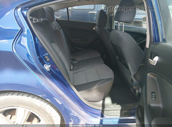 3KPFL4A75JE238486 2018 KIA FORTE Blue 