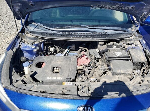 3KPFL4A76HE017456 2017 KIA FORTE Blue Widok wnętrza z tyłu