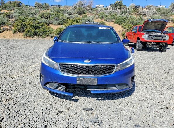 3KPFL4A76HE017456 2017 KIA FORTE Blue Widok z przodu