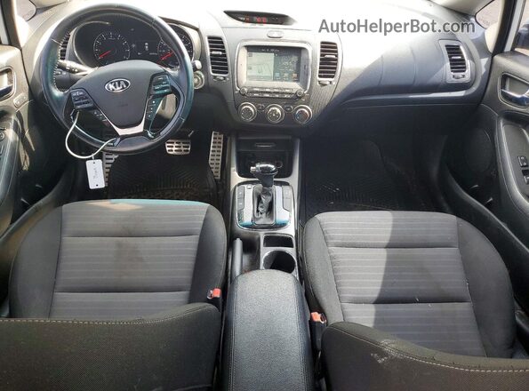 3KPFL4A76HE042308 2017 KIA FORTE White Առջևի վահանակի տեսք