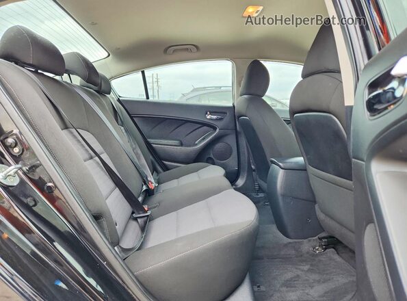 3KPFL4A76HE125530 2017 KIA FORTE Black Vista de los asientos traseros