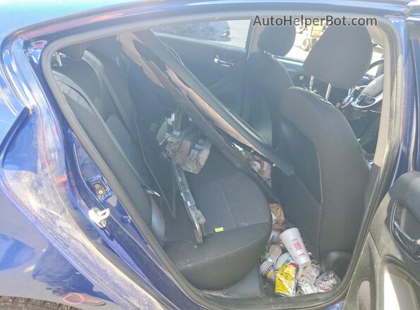 3KPFL4A76HE144255 2017 KIA FORTE Blue Vista de los asientos traseros