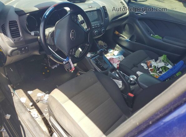 3KPFL4A76HE144255 2017 KIA FORTE Blue Vista del salpicadero