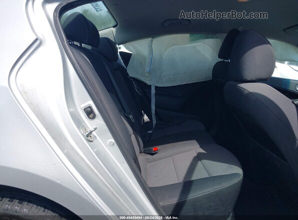 3KPFL4A76JE245270 2018 KIA FORTE Silver Vista de la etiqueta del VIN