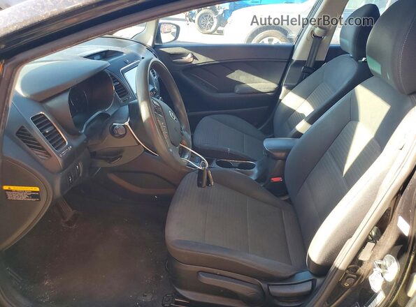 3KPFL4A76JE256897 2018 KIA FORTE Black 