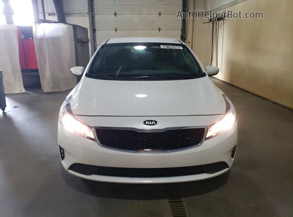 3KPFL4A77JE235394 2018 KIA FORTE White Вид спереду