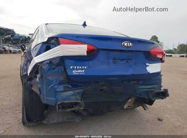 3KPFL4A78HE078100 2017 KIA FORTE Blue Front view
