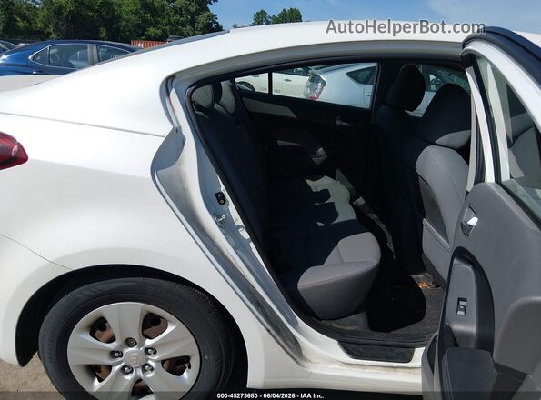 3KPFL4A78HE142636 2017 KIA FORTE White Vista de la etiqueta del VIN