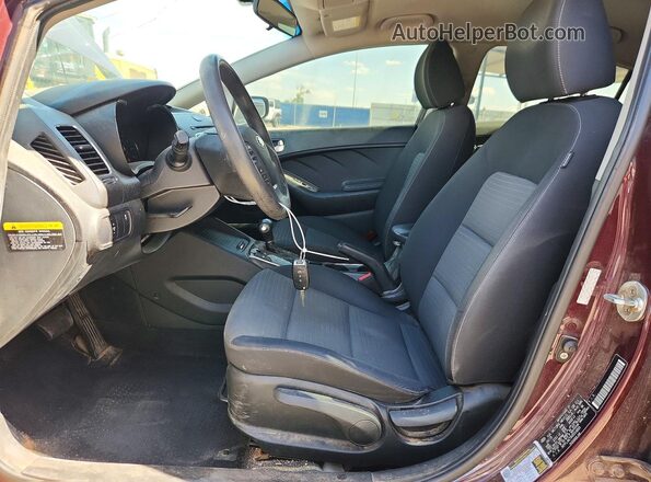 3KPFL4A79HE014809 2017 KIA FORTE Burgundy Widok wnętrza z przodu