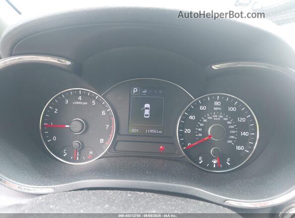 3KPFL4A80HE004968 2017 KIA FORTE Black Widok tylnych siedzeń