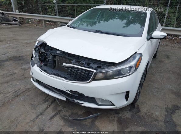 3KPFL4A84HE007100 2017 KIA FORTE White Front view
