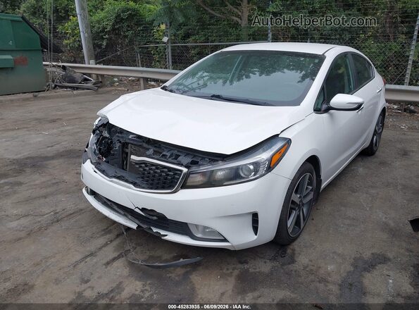 3KPFL4A84HE007100 2017 KIA FORTE White Front left