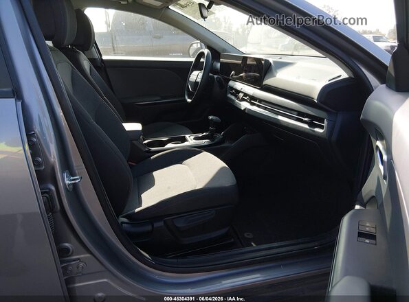 3KPFT4DE0SE079405 2025 KIA K4 Gray Вид салону спереду