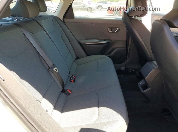 3KPFT4DE0SE102438 2025 KIA K4 Gray 