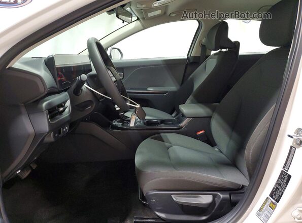 3KPFT4DE0SE103282 2025 KIA K4 White 