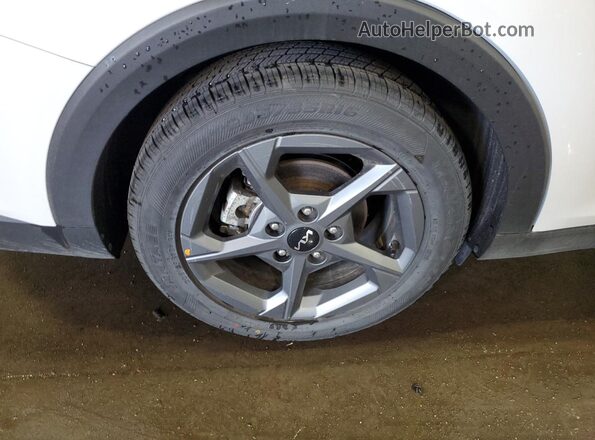 3KPFT4DE0SE103282 2025 KIA K4 White 