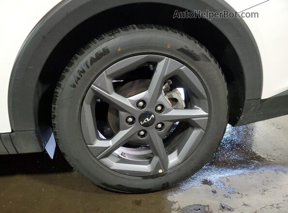 3KPFT4DE0SE103282 2025 KIA K4 White 