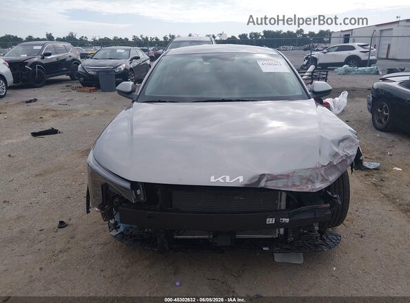 3KPFT4DE0SE206993 2025 KIA K4 Gray Սարքավորումների վահանակի տեսք