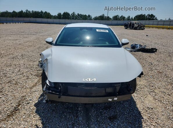 3KPFT4DE0SE219632 2025 KIA K4 White Դիմացի տեսք