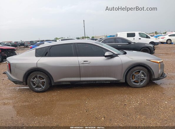 3KPFT4DE0TE293795 2026 KIA K4 Silver Widok wnętrza z tyłu
