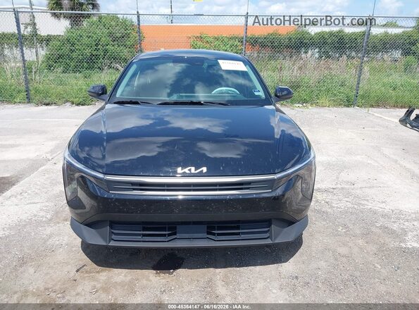 3KPFT4DE1SE203259 2025 KIA K4 Black Вид задньої частини салону