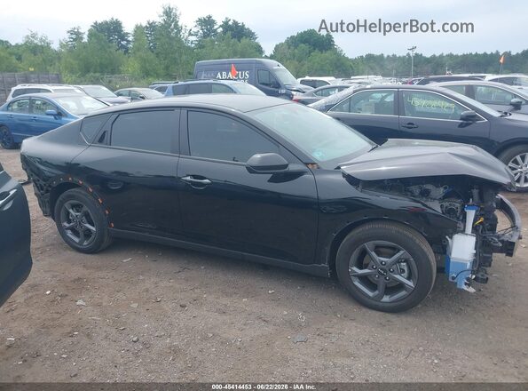 3KPFT4DE1SE213872 2025 KIA K4 Черный Вид задней части салона