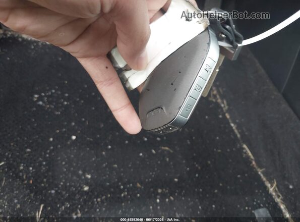 3KPFT4DE2SE014099 2025 KIA K4 Silver Vista del salpicadero