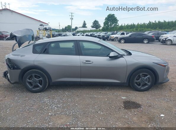 3KPFT4DE2SE014099 2025 KIA K4 Silver Vista interior trasera