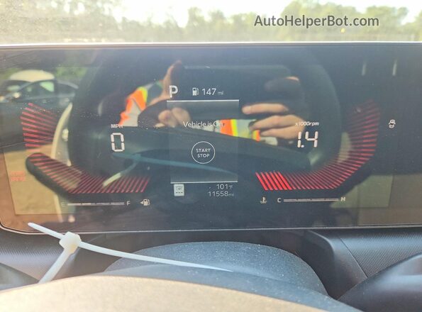 3KPFT4DE2SE066185 2025 KIA K4 White Widok zestawu wskaźników