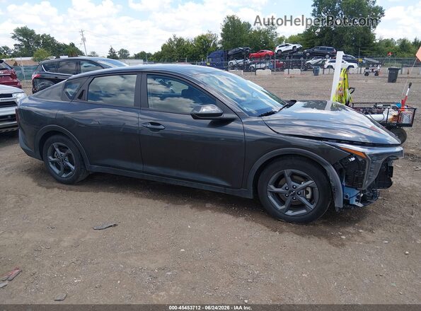 3KPFT4DE2SE109939 2025 KIA K4 Gray Vista interior trasera