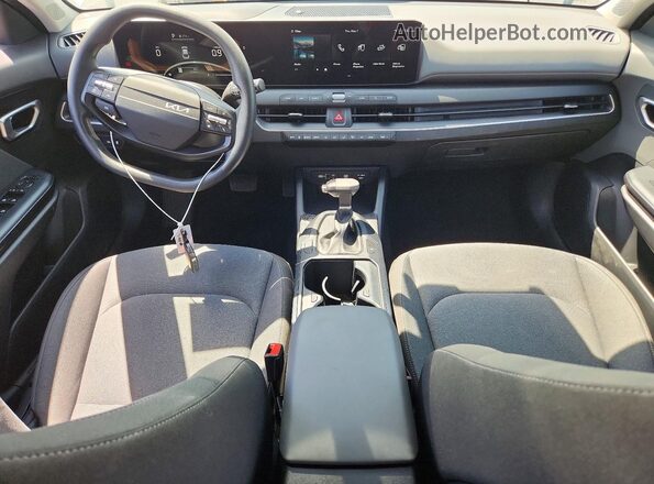 3KPFT4DE3SE017495 2025 KIA K4 White წინა პანელის ხედი