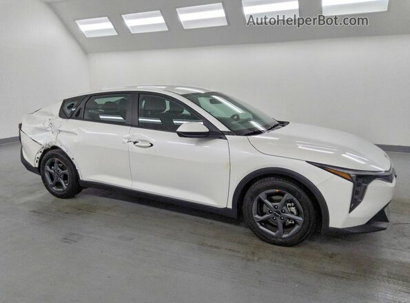 3KPFT4DE3TE269040 2026 KIA K4 White 