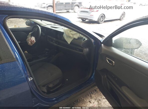 3KPFT4DE4SE049131 2025 KIA K4 Blue Вид салону спереду