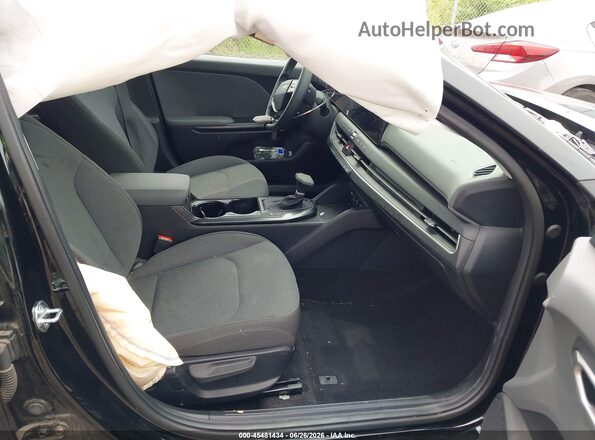 3KPFT4DE4SE088317 2025 KIA K4 Black Widok wnętrza z przodu