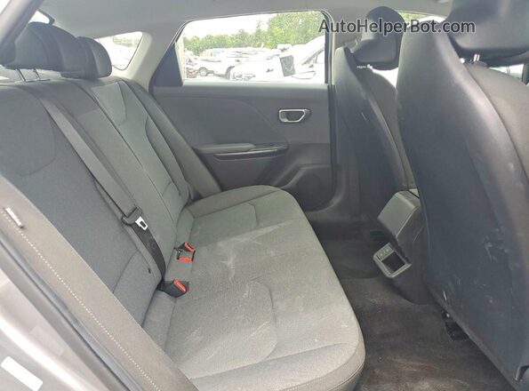 3KPFT4DE4SE100563 2025 KIA K4 Gray 