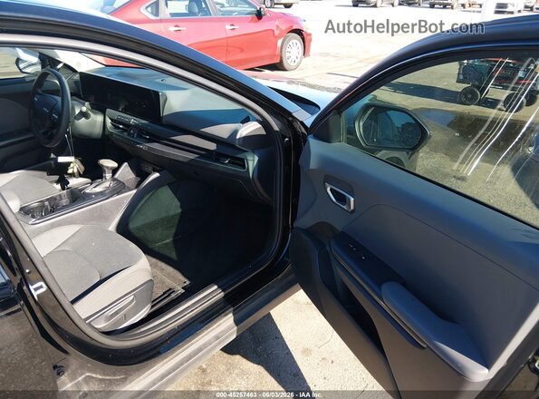 3KPFT4DE4SE120991 2025 KIA K4 Black Front interior view