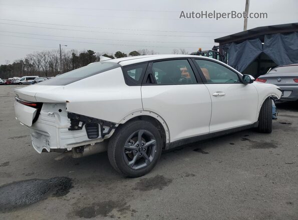 3KPFT4DE5SE121633 2025 KIA K4 White 