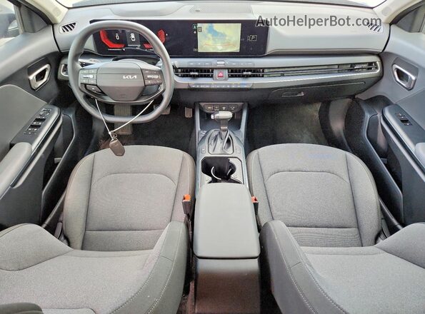 3KPFT4DE5SE132938 2025 KIA K4 Gray Вид панелі приладів