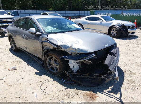 3KPFT4DE5SE177541 2025 KIA K4 Silver Դիմացի տեսք