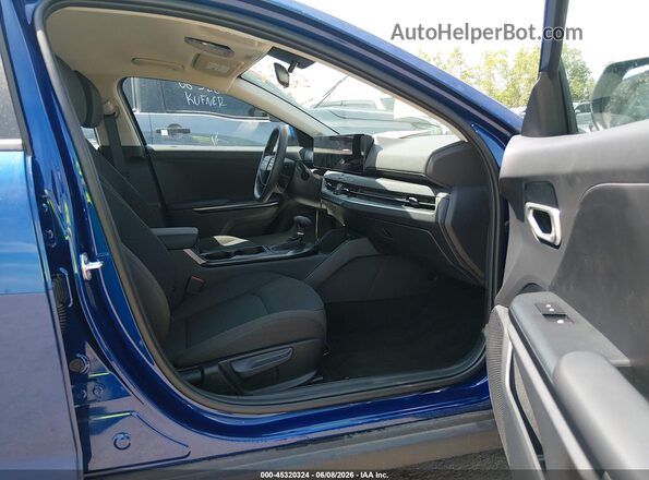 3KPFT4DE5TE295669 2026 KIA K4 Blue Widok wnętrza z przodu